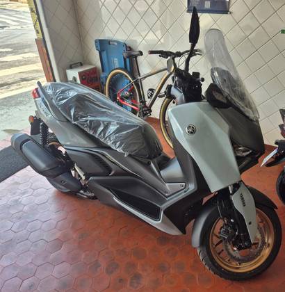 YAMAHA XMAX 300 CONNECTED ABS 
